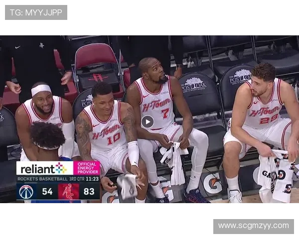 德罗赞迎防伊森中距离无解发威半场狂砍十五分引领球队进攻节奏